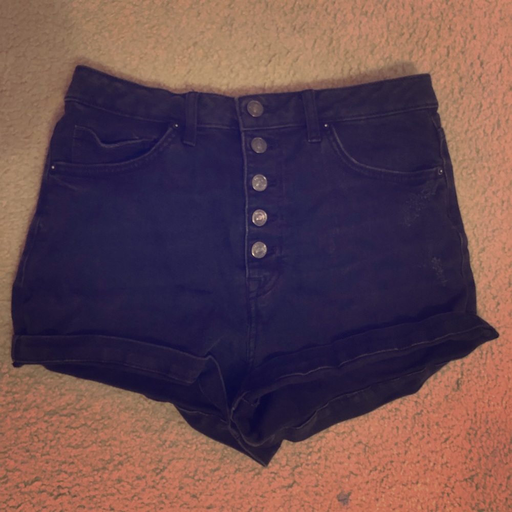 Slightly Destroyed Shorts